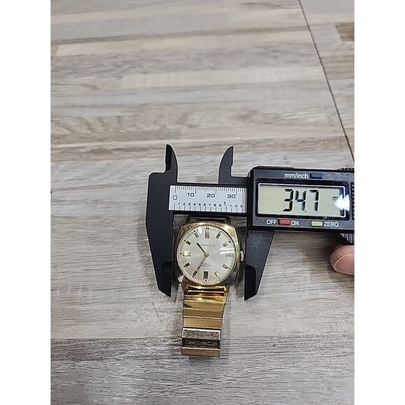 Vintage CARAVELLE Men’s Watch. Manual 17 Jewels Swiss Gold Tone, Runs Fast, 1969 main image 5